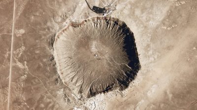 Un gigante cráter en los mapas de Google alarma a los cazadores de ovnis y a los medios británicos