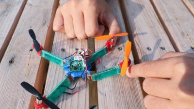 Un dron resistente a los impactos gracias a volverse elástico cuando lo necesita