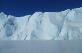 Así ‘tararea’ una gigantesca barrera de hielo en la Antártida
