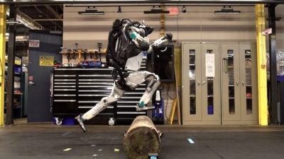 La nueva y sorprendente habilidad del robot Atlas de Boston Dynamics: ahora hace parkour