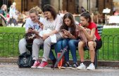 Francia prohíbe el uso de teléfonos celulares en las escuelas