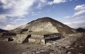 Descubren un túnel al inframundo bajo esta pirámide mexicana.