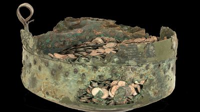 Una olla repleta de monedas romanas en el Museo Arqueológico Nacional