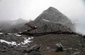 Viaje a la montaña sagrada que se derrite por el cambio climático