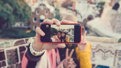 ¿Está prohibido hacerse selfis en algunos destinos turísticos?