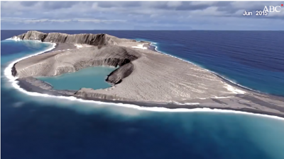 Visitan la extraña isla que la NASA vio surgir de la nada hace cuatro años