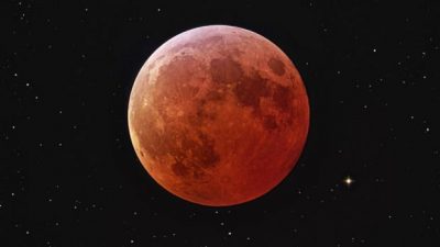 ¿Por qué hoy habrá una «Luna rosa» en el cielo?