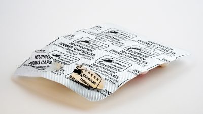 Qué pasa con el ibuprofeno: lo que sabemos de la alerta francesa sobre los antiinflamatorios más consumidos del mundo