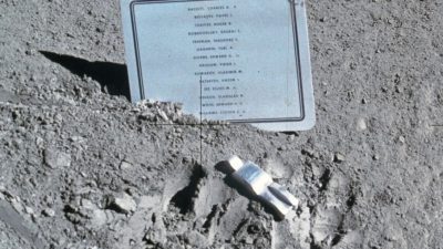 ¿Sabías que hay una estatuta en la Luna?