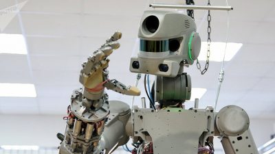 El rover lunar ruso será conducido por un robot antropomórfico