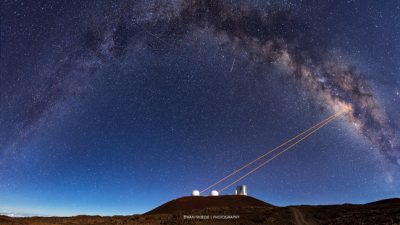 La órbita de una estrella alrededor de un agujero negro supermasivo da la razón a Einstein