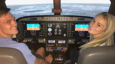Una avioneta ensamblada y pilotada por adolescentes cruza África