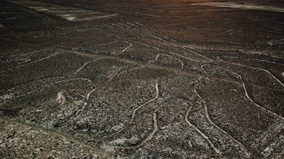 Arqueólogos encuentran conjunto de 34 geoglifos en el sur de Perú