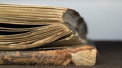 El MIT crea un método para leer un libro sin abrirlo