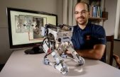 Los reflejos humanos mantienen derecho a un robot bípedo