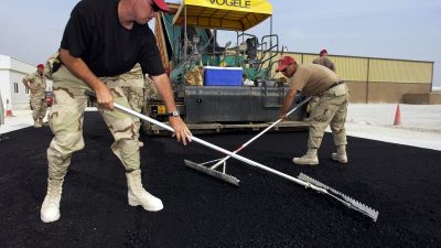 Los Ángeles hará una carretera con botellas de plástico recicladas