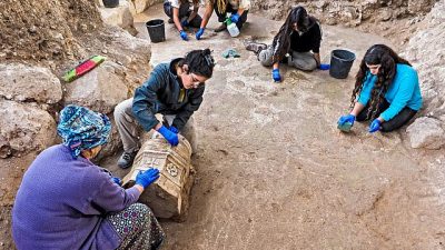 Arqueólogos habrían encontrado la mesa donde se colocó el Arca de la Alianza