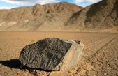 Hallan el rastro de una misteriosa piedra reptante que se movía sola entre los dinosaurios