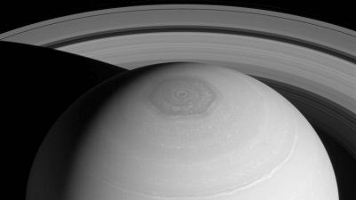 Una posible explicación al hexágono de Saturno