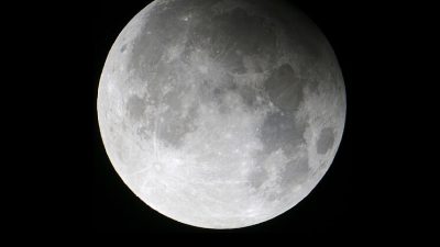 Este fin de semana, un eclipse sutil de Luna entre planetas gigantes