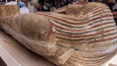 El espectacular hallazgo del cementerio faraónico de Saqqara: 59 sarcófagos intactos