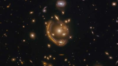 Hubble capta uno de los anillos de Einstein más grandes jamás vistos