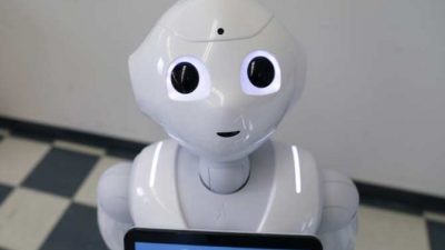 ¿Aceptaría usted órdenes de un robot?