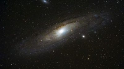 Los agujeros negros serían la matriz del universo y la puerta a otros mundos