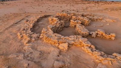 Encuentran misteriosos edificios circulares en Abu Dhabi de 8,500 años