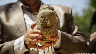 Agricultor palestino desentierra escultura de una diosa de 4.500 años de antigüedad