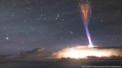 Misterioso gigantesco rayo ascendente que llegó al borde del espacio desconcierta a los científicos