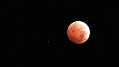 Cómo ver la misteriosa Luna del Cazador, cuyo brillo ahogará una lluvia de meteoros en octubre