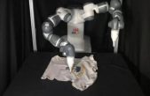 Científicos desarrollan un robot que dobla la ropa con un 93% de efectividad