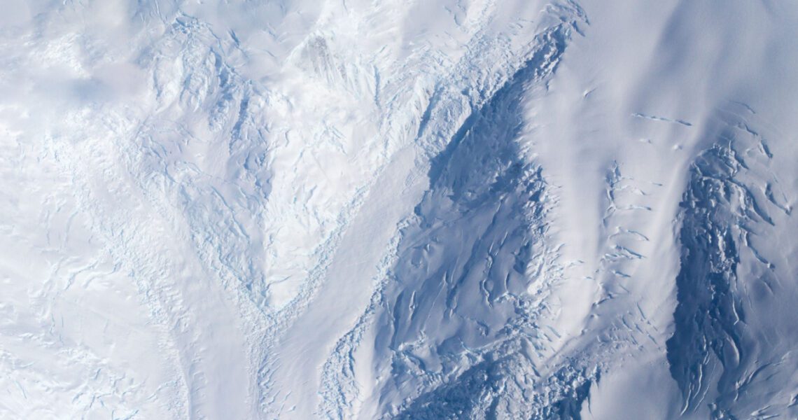 Hallan un río de 460 kilómetros bajo el hielo de la Antártida