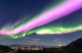 Un agujero en la magnetosfera de la Tierra provoca asombrosas auroras rosas