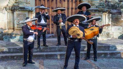 Día Internacional del Mariachi / de la Ardilla / del Pantalón de Chándal