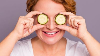 Remedios caseros y naturales para relajar las bolsas en los ojos