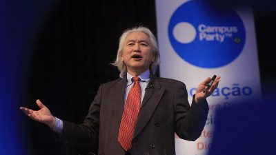 Todo lo que sabemos del mundo está equivocado, según el afamado físico Michiu Kaku