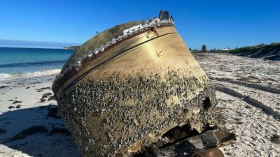 ¿Restos de un vehículo extraterrestre? Australia estudia misterioso objeto hallado en una playa