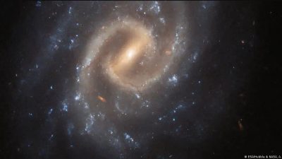 Hubble observa tranquila galaxia en constelación de Piscis