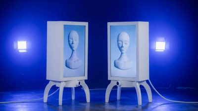 Lovers, una escultura de dos inteligencias artificiales que se enamoran