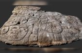 Investigan una roca de 4.000 años con misteriosos grabados