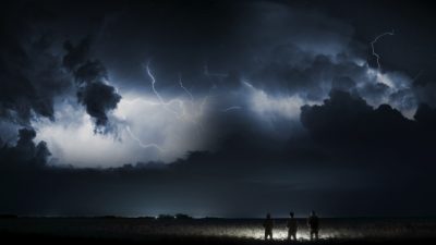 Hacer esto durante una tormenta eléctrica podría salvarnos la vida