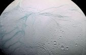Nuevos hallazgos reafirman que podría haber vida en Encelado, la luna oceánica de Saturno