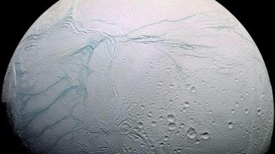 Nuevos hallazgos reafirman que podría haber vida en Encelado, la luna oceánica de Saturno