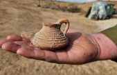 Descubren una lámpara de aceite de 1.500 años cerca de la frontera con Gaza